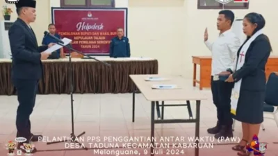 Ketua KPU Talaud Andri Sumolang, Lantik PAW Anggota PPS Desa Taduna Kecamatan Kabaruan