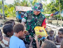 Program TMMD Perduli Ke-124, Membagikan Coklat Kepada Anak-anak