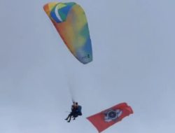 Anniversary MBI ke 7, Dibuka Dengan Mengibarkan Bendera MBI di Udara