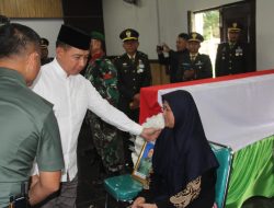 TNI Berduka: Panglima TNI Hadiri Upacara Pelepasan Jenazah Prajurit Korban Ledakan Munisi
