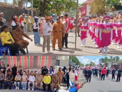 Sekda Balut, Buka Kegiatan Lomba Gerak Jalan SD & SMP Meriahkan Jelang HUT RI ke-80
