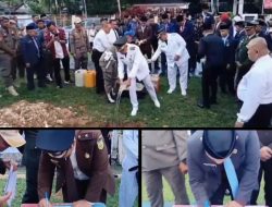 Pemusnahan Miras Hasil Razia Satpol PP Balut, Seusai Upacara Penurunan Bendera Peringatan HUT Kemerdekaan RI ke-80