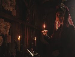 Film Suzzanna:Santet Dosa Diatas Dosa Yang Diperankan Luna Maya Berpasangan Dengan Reza Rahadian