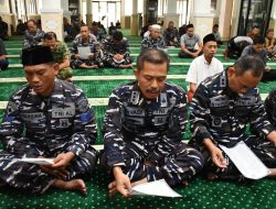 KODAERAL III GELAR DOA BERSAMA DALAM RANGKA PERINGATI HARI PAHLAWAN