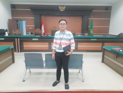 Adv. Geraldo Alfa Ratag, S.H. dikenal sebagai seorang advokat yang berdedikasi tinggi terhadap penegakan hukum dan keadilan.Dalam setiap penanganan perkara,beliau mengedepankan prinsip “Hukum dan Kebenaran”
