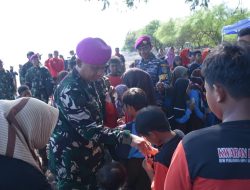 Akhiri Rangkaian Latihan Pasmar 2, Semarak Bhakti TNI AL di Pantai Merak Situbondo