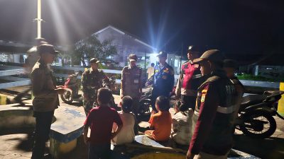 Sinergi TNI-Polri Perkuat Siskamling, Patroli Malam Gabungan Cegah Guantibmas di Kepulauan Seribu Utara