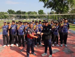 Perkuat Kerjasama, Kodaeral III Gelar Olahraga Bersama Crew Angkatan Laut KD Lekir