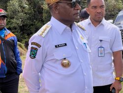 Bupati Pegunungan Arfak Tinjau Lokasi Banjir dan Longsor di Catubouw
