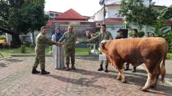Semangat Berbagi Di Hari Raya Idul Adha 1447 H/2026 M, Dankodaeral III Serahkan Hewan Kurban