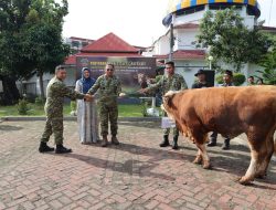 Semangat Berbagi Di Hari Raya Idul Adha 1447 H/2026 M, Dankodaeral III Serahkan Hewan Kurban