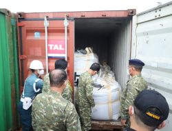 Kasum TNI Tinjau Kapal Penyelundup LTJ dan Radioaktif Ilegal di Batam
