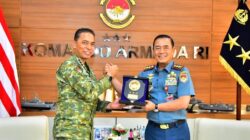Pangkoarmada RI dan Pangkogabwilhan III Pererat Koordinasi untuk Tingkatkan Kesiapan Operasional TNI
