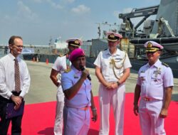 Pererat Hubungan Bilateral, Wakili Dankodaeral III, Wadan Kodaeral III Sambut Kapal Perang  Inggris HMS Tamar (P233) Di Jakarta