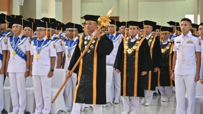 Dankodaeral III Hadiri Wisuda Dan Penutupan Dikreg Seskoal