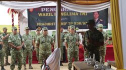 Wakasad Dampingi Wapang TNI Tinjau Kesiapan Yonif TP 936/SJ