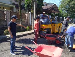 Bakal Calon Kades Cigombong Andri Nugraha Mulai Perbaiki Jalan Villa Mutiara Lido