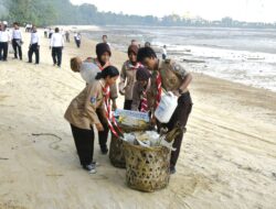 Sambut HUT Pertama, Kodaeral IV Gelar Aksi Bersih Pantai Bersama Saka Bahari