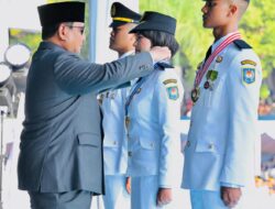 Lantik Lulusan IPDN, Presiden Berpesan untuk Layani Rakyat dan Sederhanakan Birokrasi